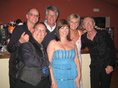 Lyn Paul and the Sound of the New Seekers with Ed Stewart (photo by Steven Liddle).