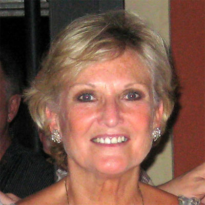Lyn Paul at Le Cabaret (photo by Steven Liddle).