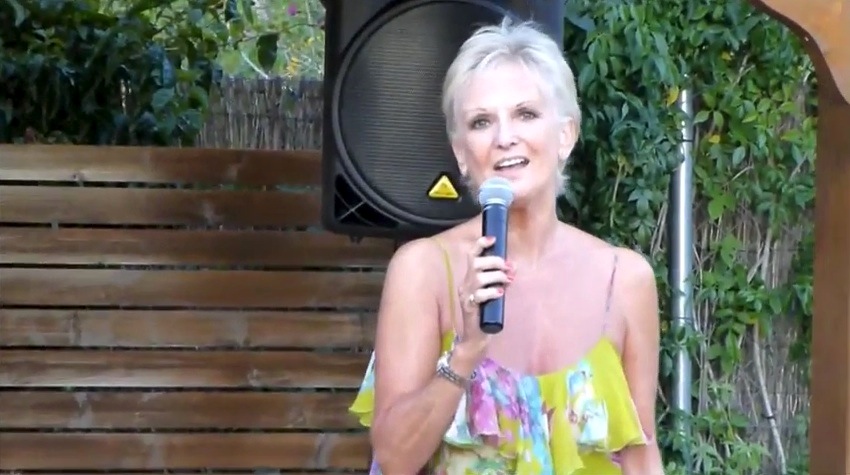 Lyn Paul, singing 'Crazy' in Javea, Spain on Saturday, 22nd June 2013.