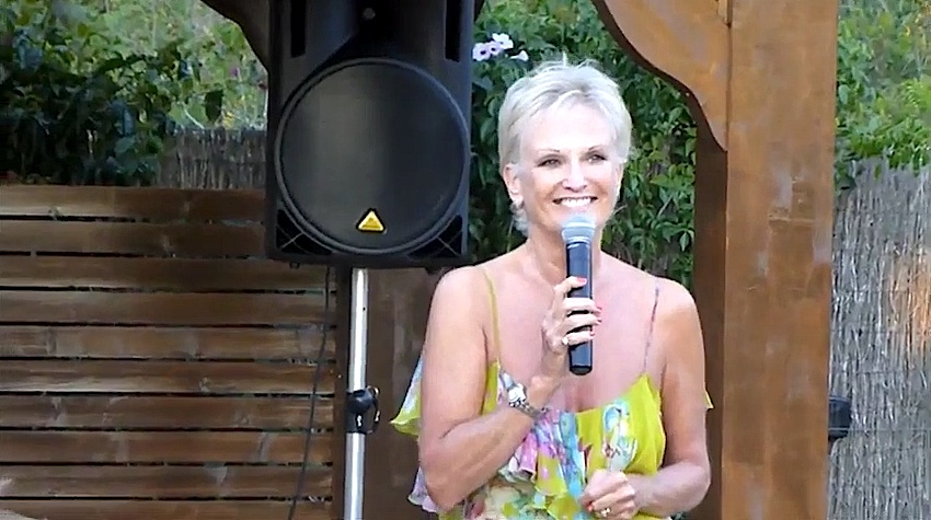 Lyn Paul, singing 'Crazy' in Javea, Spain on Saturday, 22nd June 2013.
