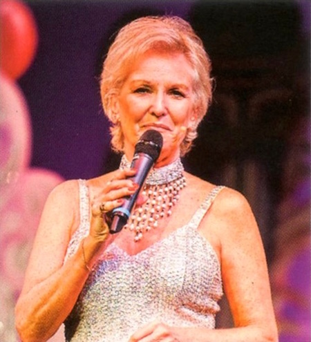 Lyn Paul, Cromer Christmas Show 2014.